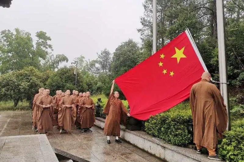 李淑贤：与溥仪度过5年无性婚姻，溥仪离世后借100元安葬丈夫