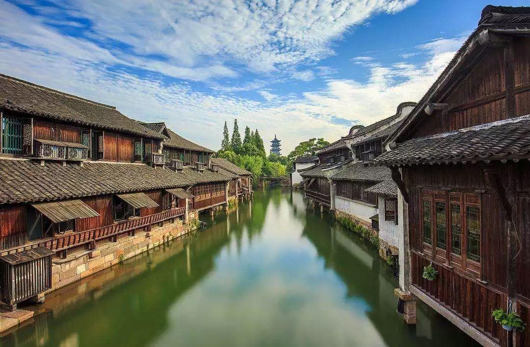 涉案680余万元!一起特大网络销售假冒伪劣卷烟案告破